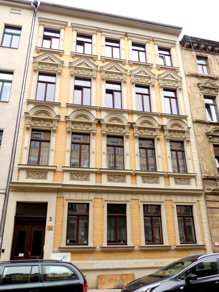 HAL-Uhlandstr03