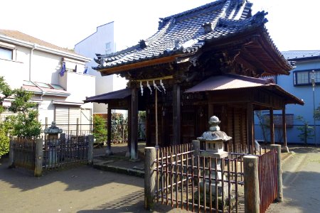 Hall with lanterns - Tatsumi Jinja Shrine - Kamakura, Kanagawa, Japan - DSC07902