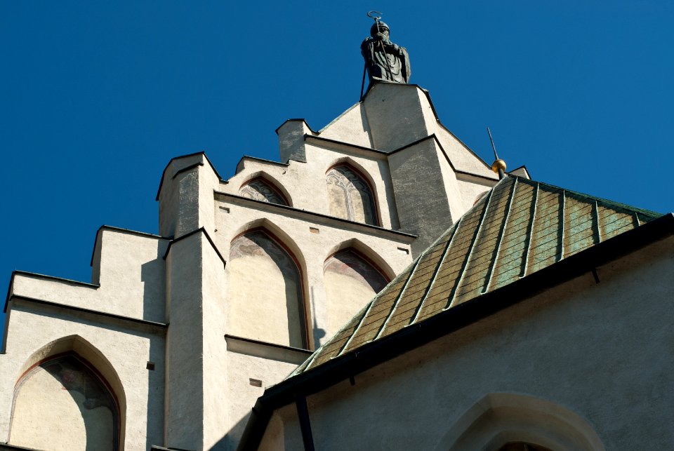 Hall St. Nikolaus, westlicher Giebel
