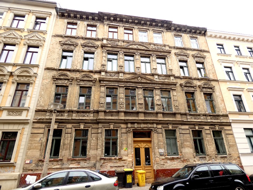 HAL-Uhlandstr04