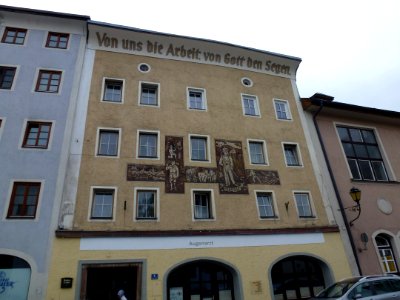 Hallein-Buergerspitalplatz4