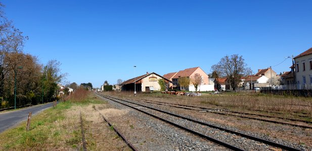 Halle marchandise de la gare de Saint-Yorre