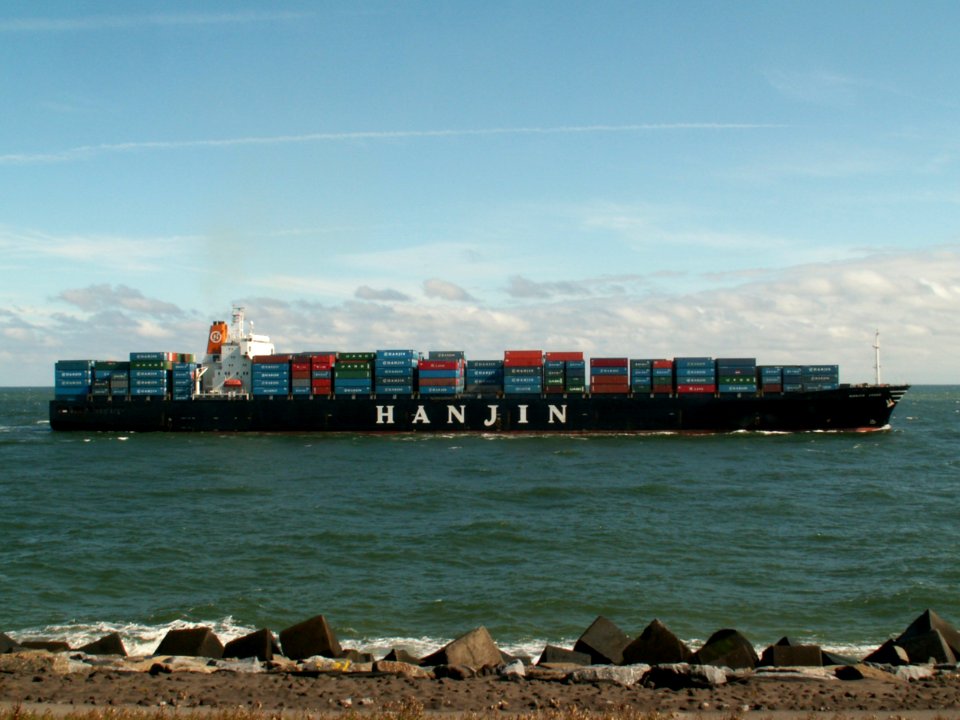 Hanjin Irene p4 approaching Port of Rotterdam, Holland 10-Aug-2005