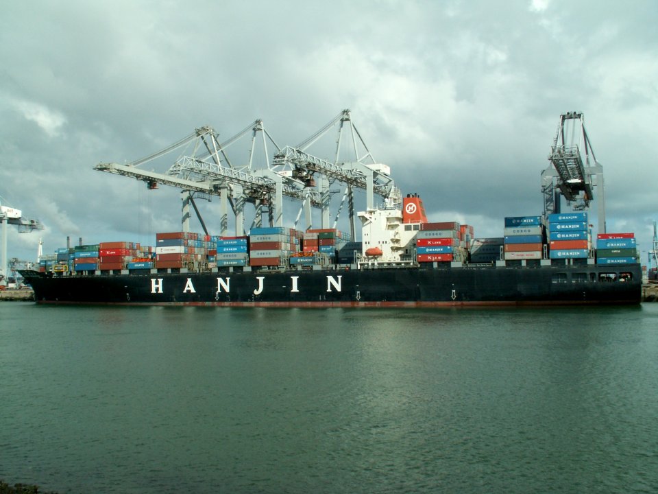 Hanjin Washington p2, at the Amazone harbour, Port of Rotterdam, Holland 29-Apr-2006