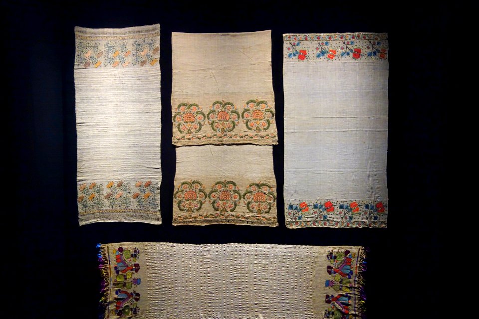 Hand towels, Ottoman, 1800s - Museum für Völkerkunde Dresden - DSC08167