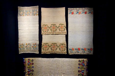 Hand towels, Ottoman, 1800s - Museum für Völkerkunde Dresden - DSC08167