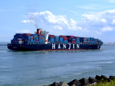 Hanjin Tianjin IMO 9312767 approaching Port of Rotterdam, Holland 08-Jul-2007
