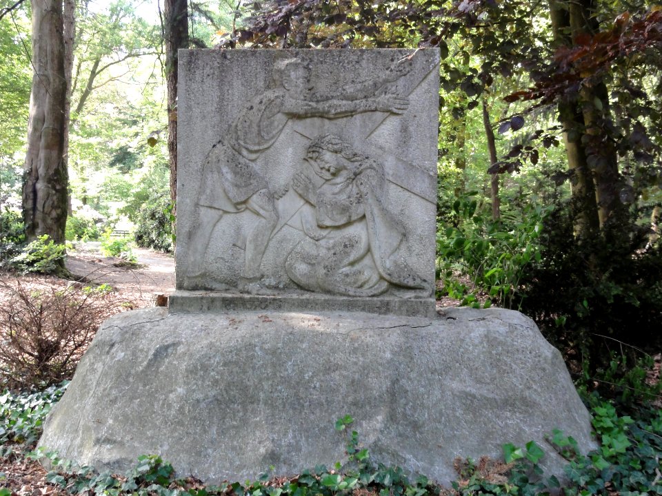 Handel (Gemert-Bakel) Processiepark, kruiswegstatie 3