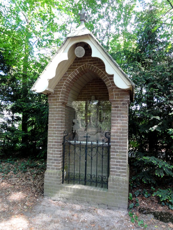 Handel (Gemert-Bakel) Processiepark, rozenkranskapel 11