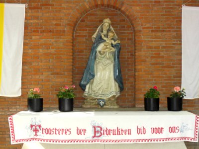 Handel (Gemert-Bakel) Processiepark, processiekapel, Mariabeeld