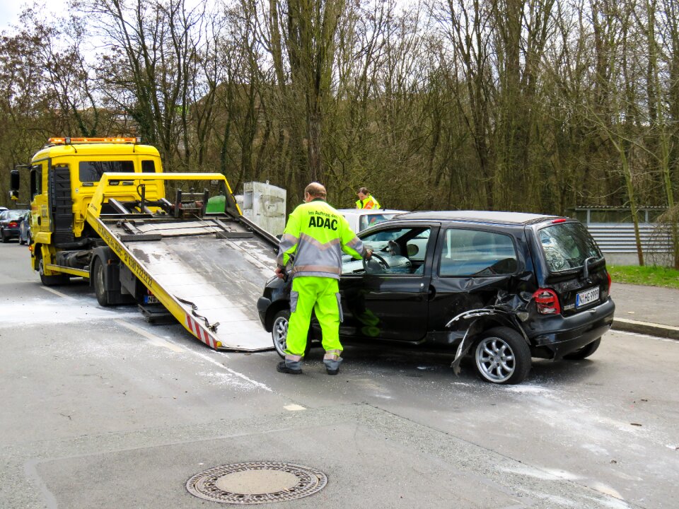 Vehicle broken total damage photo