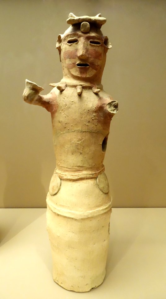 Haniwa in the form of a female shaman, Japan, Kofun period, 300-552 AD, earthenware - Asian Art Museum of San Francisco - DSC01444