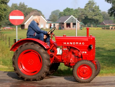 Hanomag R16 pic2 photo