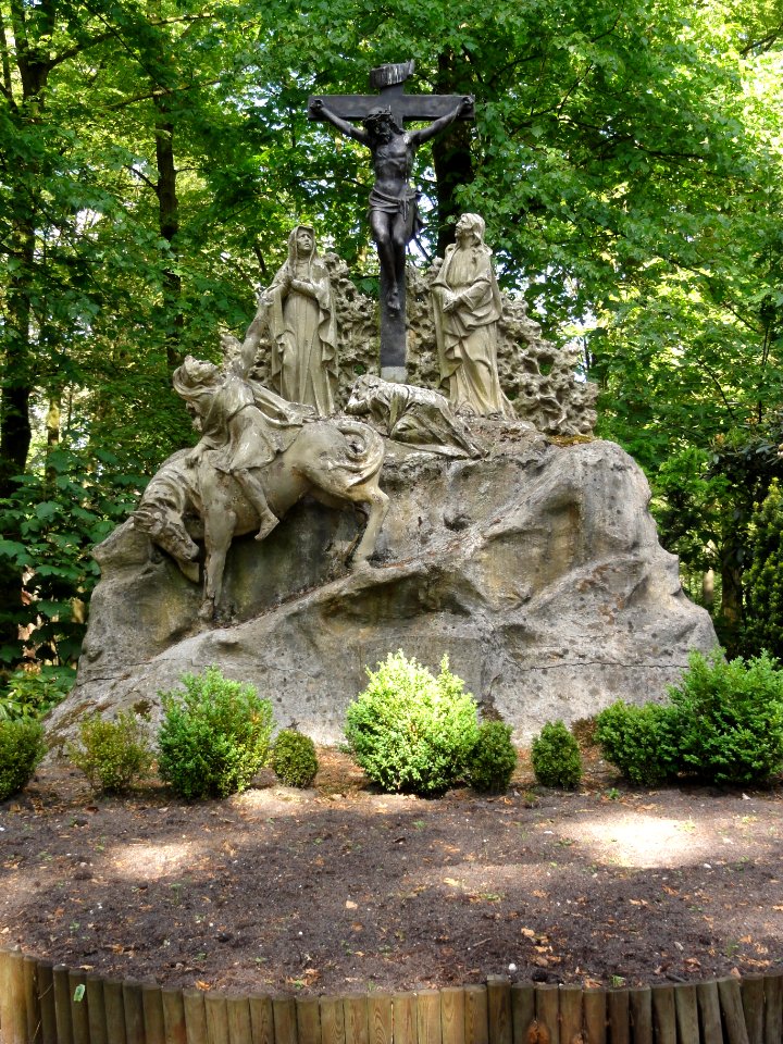 Handel (Gemert-Bakel) Processiepark, kruiswegstatie 12