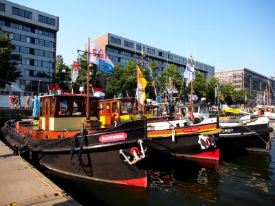 Happiness (tugboat, 1931) ENI 03310263, d'Ouwe Manus (tugboat, 1900) ENI 02208766, Corsy ENI 02335251, Port of Amsterdam
