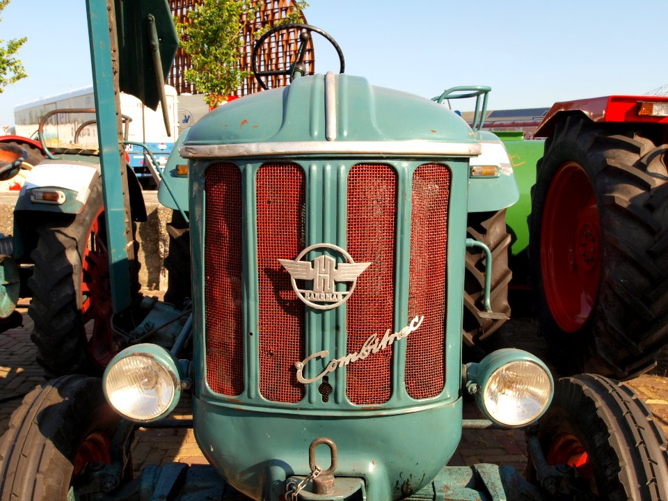 Hanomag C 274 Combitrac pic3