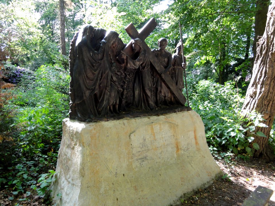 Handel (Gemert-Bakel) Processiepark, kruiswegstatie 7