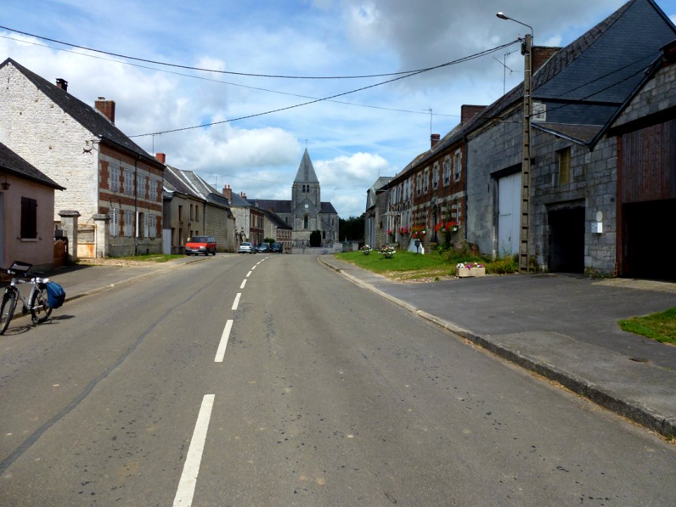 Hannappes (Ardennes) rue principale