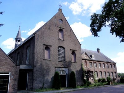 Handel Rijksmonument 16060 Capucijnenklooster kapel en voorzijde klooster