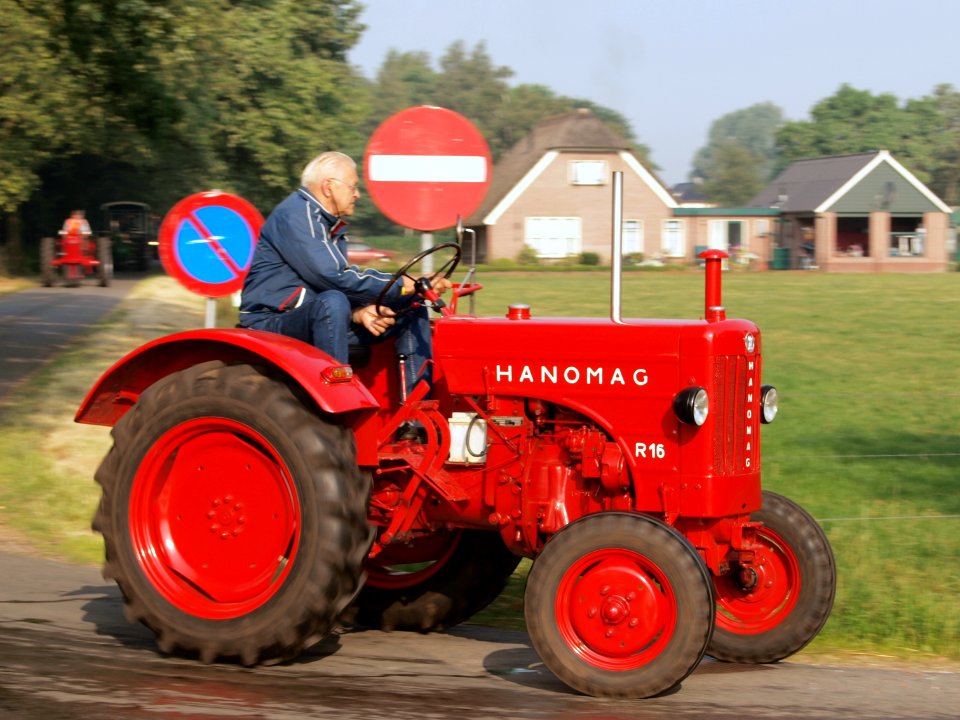 Hanomag R16 pic1