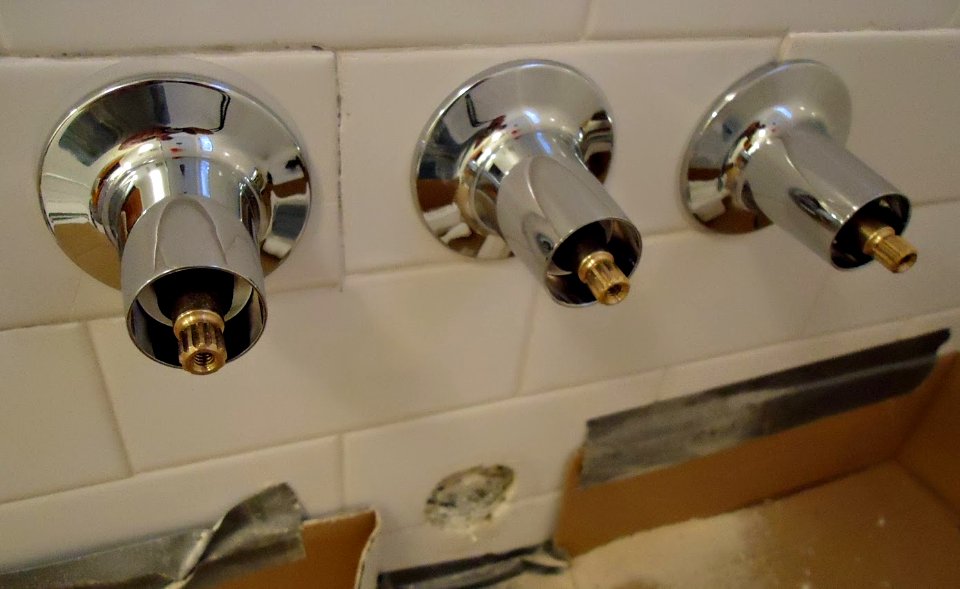 Handyman photos Fix Barber Wilson diverter valve 16