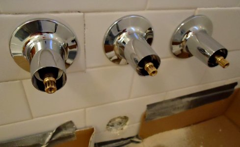 Handyman photos Fix Barber Wilson diverter valve 16