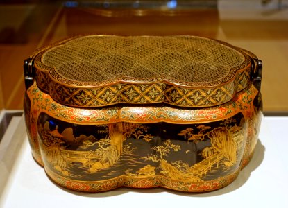 Handwarmer with landscapes, China, probably Suzhou, Qianlong period, 1736-1795 AD, lacquer with gold and pigments on metal core - Peabody Essex Museum - DSC08027