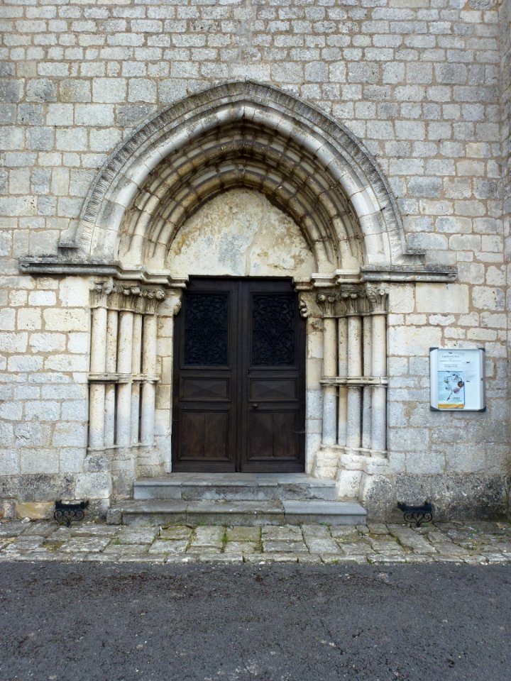 Hannappes (Ardennes) Église Saint-Jean-Baptiste, porche