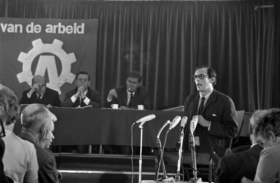 Han Lammers spreekt de Partijraad toe, Bestanddeelnr 921-7008