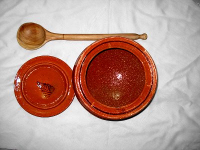 Handi with Lid and Doi
