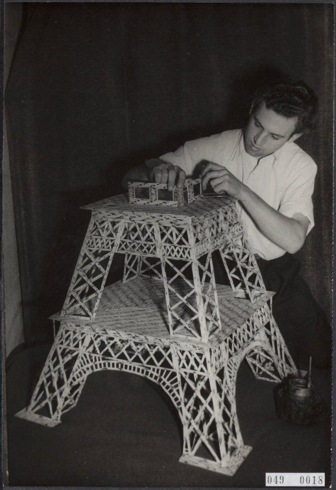 Handenarbeid, torens, maquettes, lucifers, Dudink Peter, eiffeltoren, Bestanddeelnr 049-0018