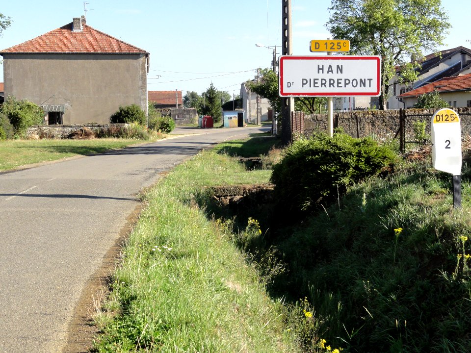 Han-devant-Pierrepont (Meurthe-et-M.) city limit sign