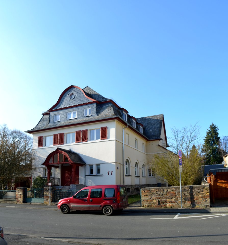 Hahn, Zum Schwimmbad 11 (2)