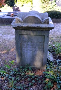Hachenburg, Friedhof Steinweg, Grab Sophie Caroline Friederike von Nauendorf (2)
