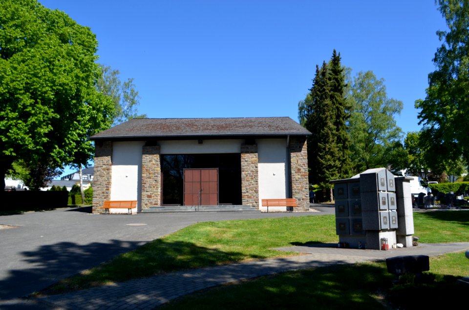 Hachenburg, Friedhof Steinweg, Trauerhalle