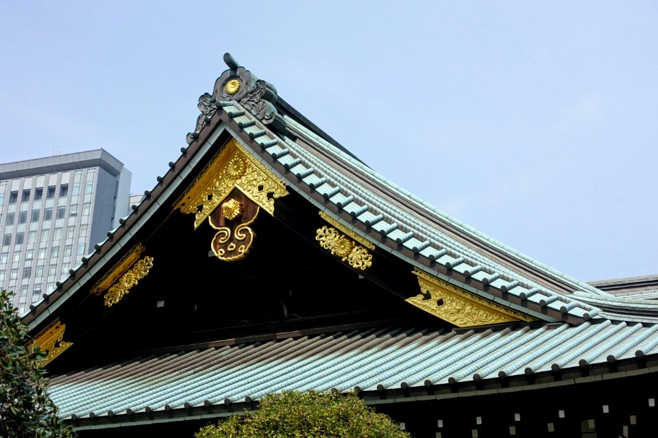 Haiden, Yasukuni Shrine - Tokyo, Japan - DSC06095