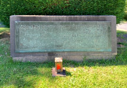 Hadamar, Stadtfriedhof „Herzenberg“, Gefallenendenkmal, rechte Tafel