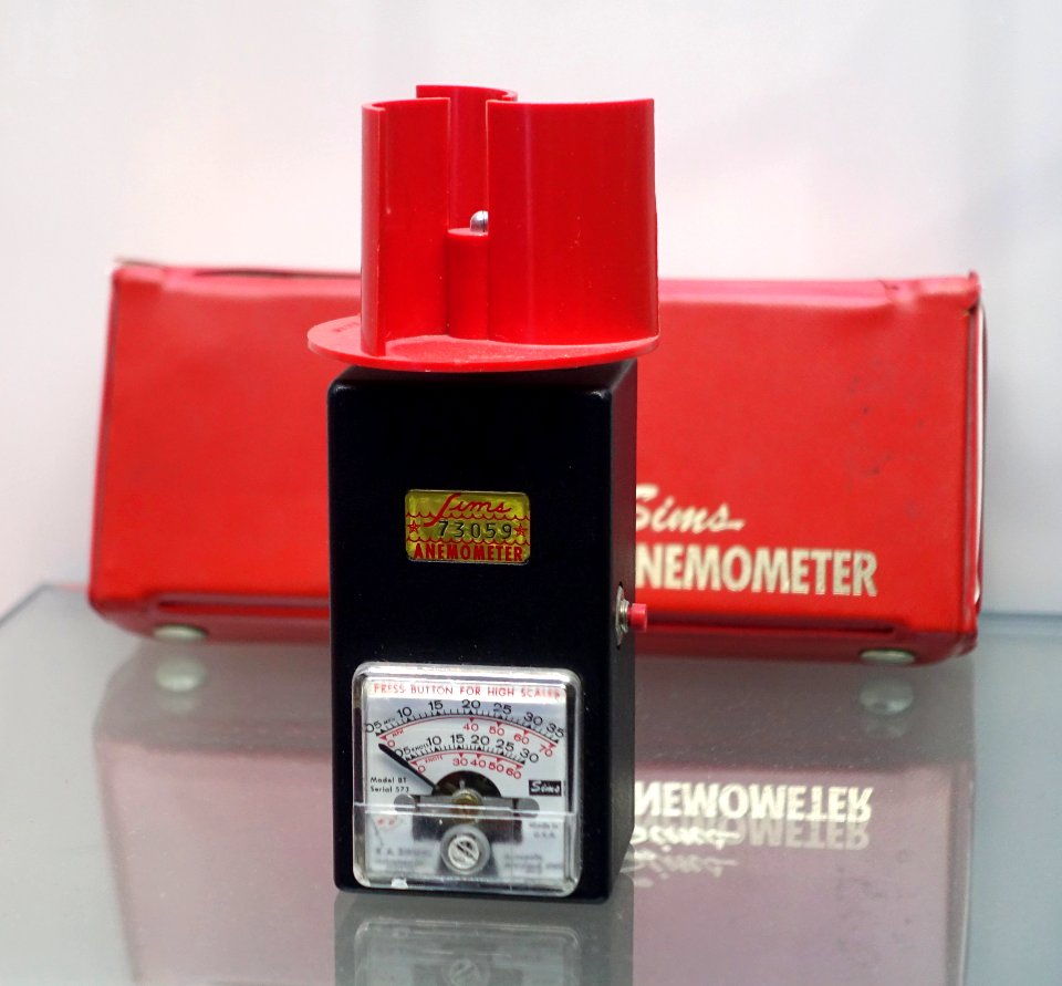 Hand held anemometer, Sims, c. 1970 - Museum of Science and Industry (Chicago) - DSC06369
