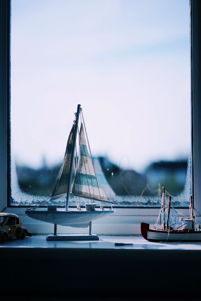 Sail sailing small