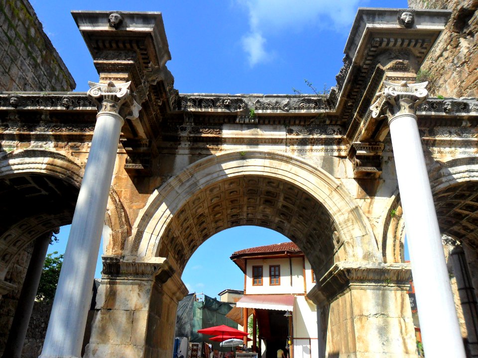 Hadrian Kapısı (2)