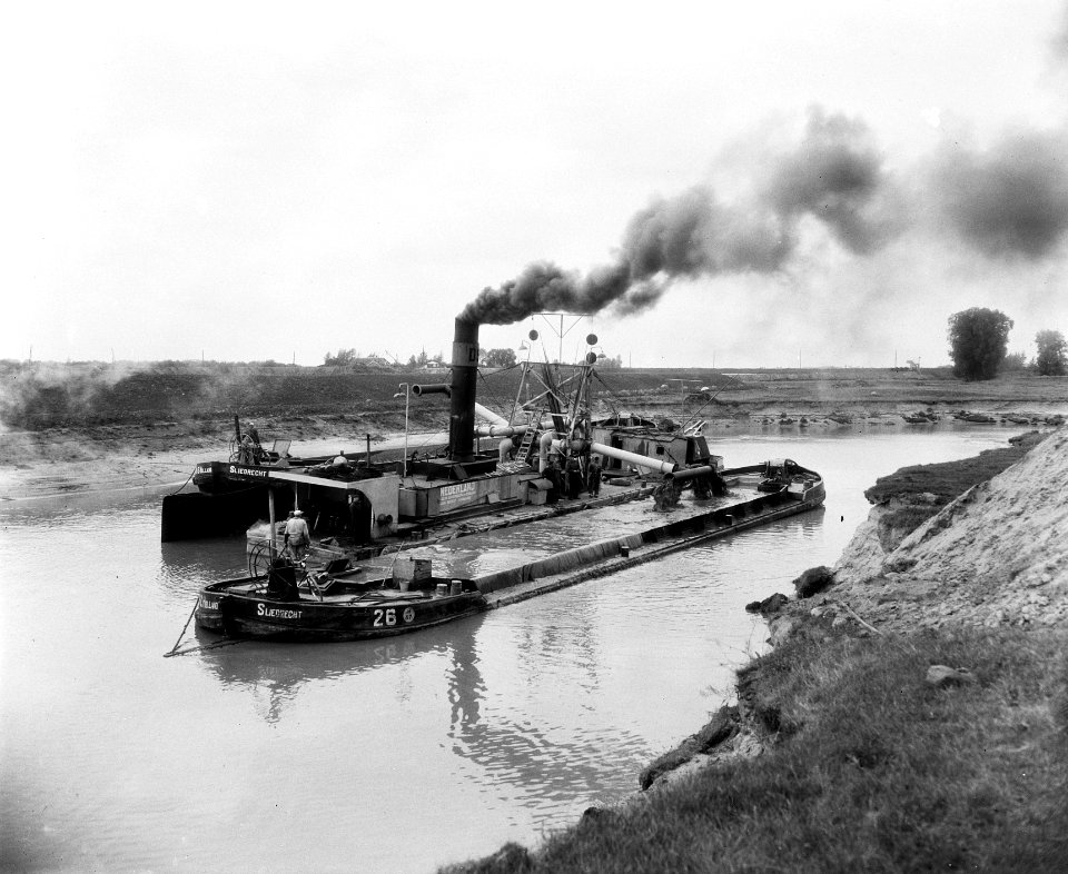 Hagestein bij Vreeswijk baggeren Sluiskanaal, kanalisering van de Lek, Bestanddeelnr 907-3568