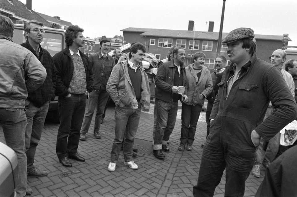 Haagse plantsoenendienst staakt voor vuilwerktoeslag, Bestanddeelnr 934-3904