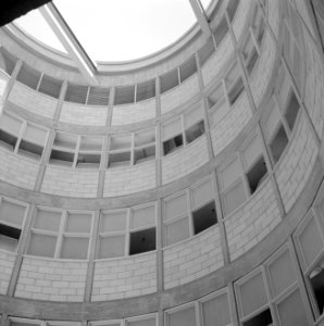 Hadassah universistair medisch centrum Lichtschacht in de rondbouw, Bestanddeelnr 255-4922