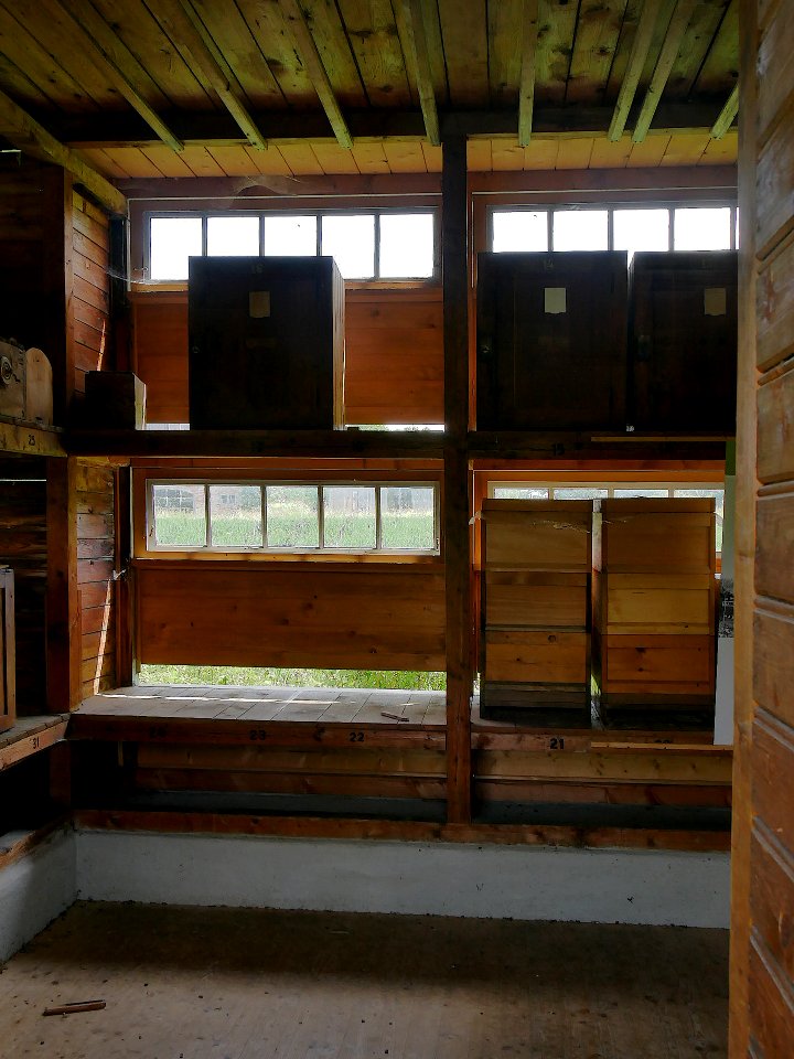 H-3a-1-BauerhofmuseumWolfeggBIenenahausNeuravensburg