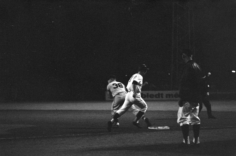 Haarlemse Honkbalweek, Nederland tegen The Bayonets , spelmomenten, Bestanddeelnr 919-4372
