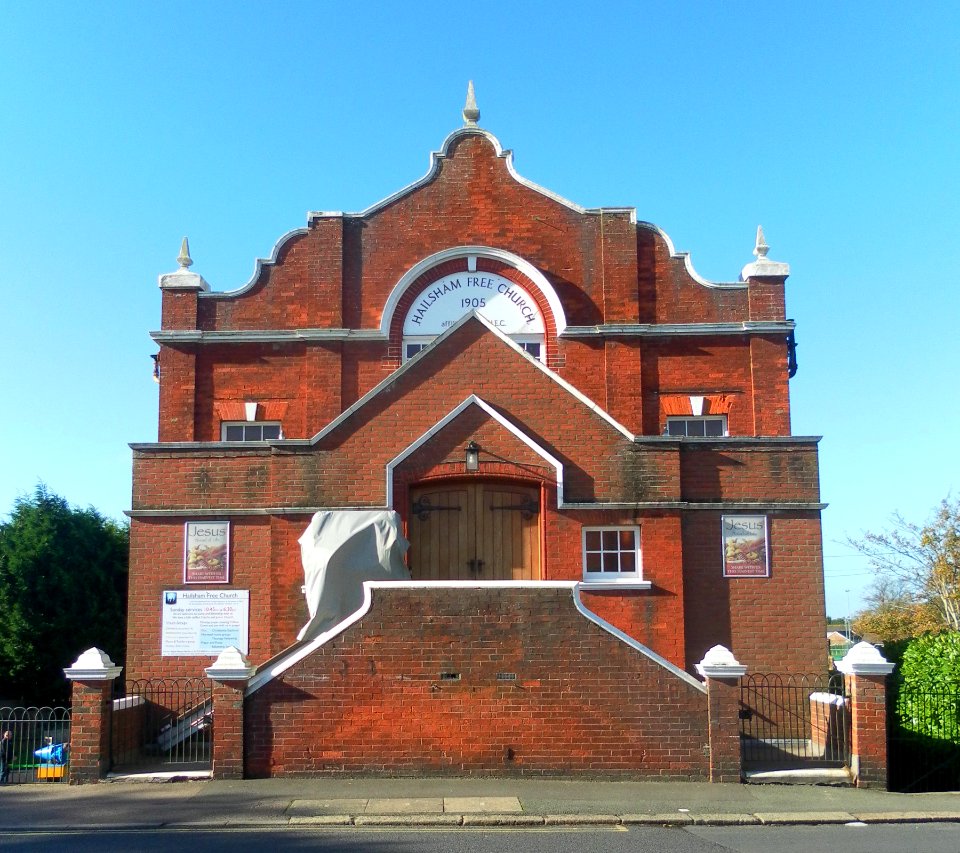 Hailsham Free Church, South Street, Hailsham (October 2012) (2)
