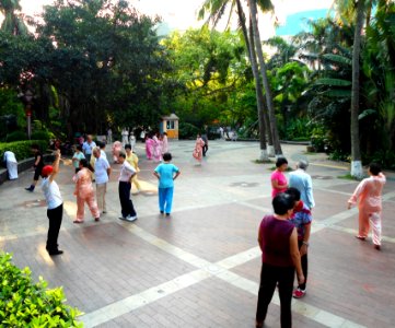 Haikou People's Park - people practicing t'ai chi ch'uan (tai chi) - 04 photo