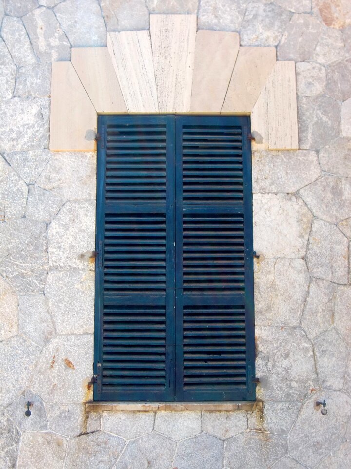 Old facade closed