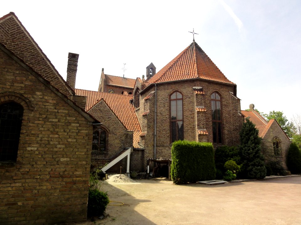 Haalderen (Lingewaard) RK kerk, achterkant