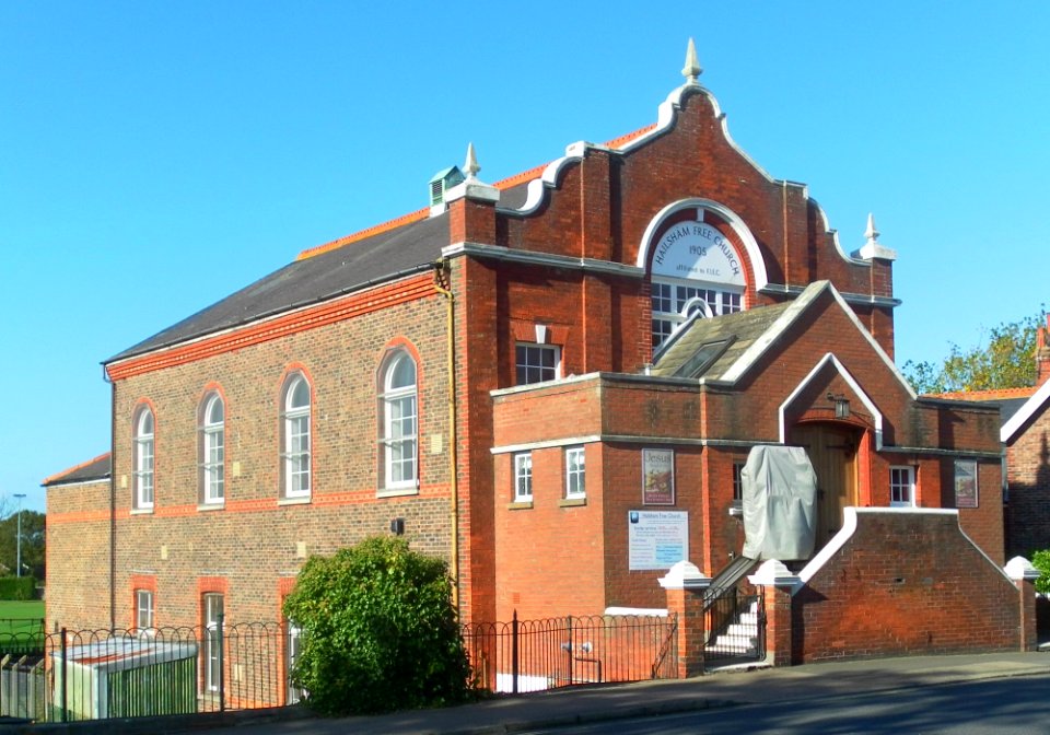 Hailsham Free Church, South Street, Hailsham (October 2012) (4)